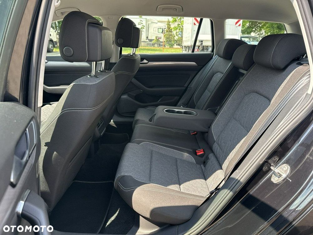 Volkswagen Passat - 15