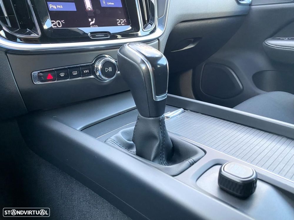 Volvo V60 2.0 D3 Momentum - 22