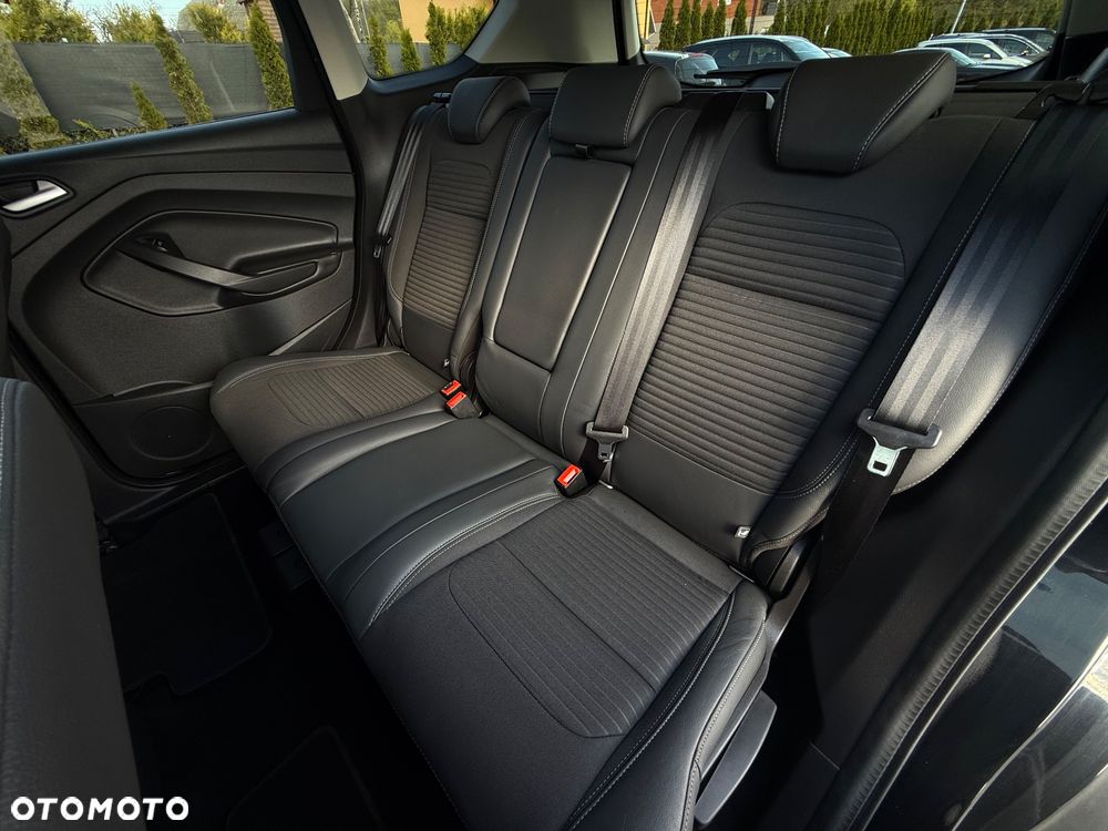 Ford Kuga 1.5 EcoBoost 2x4 Titanium - 34