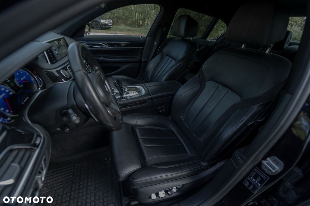 BMW Seria 7 - 32