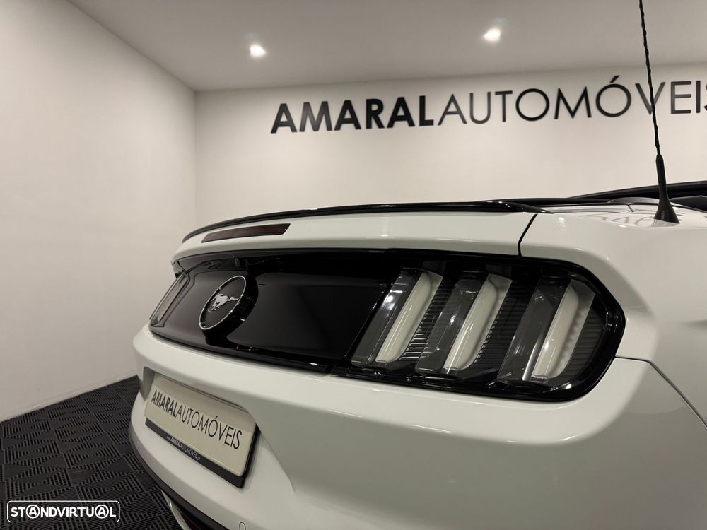 Ford Mustang 2.3i EcoBoost - 24