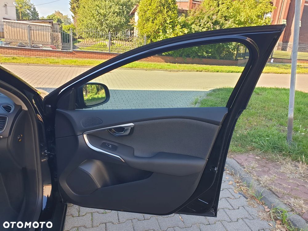 Volvo V40 Cross Country D2 Summum - 32