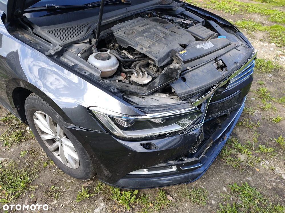 Volkswagen Passat 2.0 TDI SCR DSG Comfortline - 10