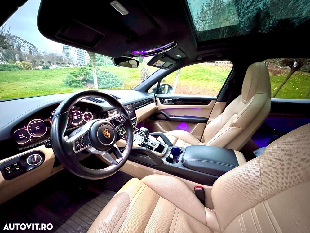 Porsche Cayenne - 8