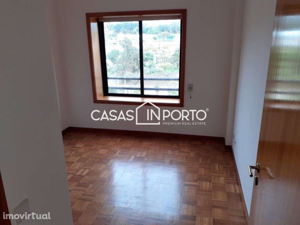 T1 com Estacionamento - Condomínio Fechado - Praia da Aguda - Grande imagem: 4/8