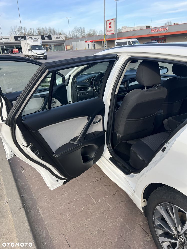 Toyota Avensis 2.0 D-4D Premium - 6
