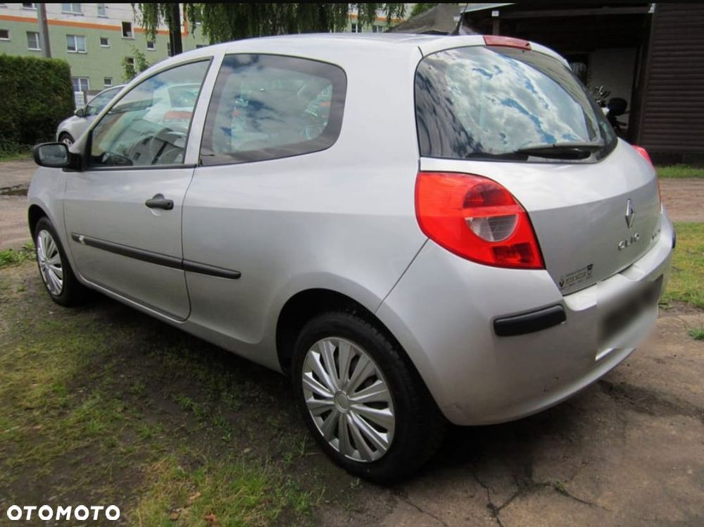Renault Clio 1.2 16V Campus - 4