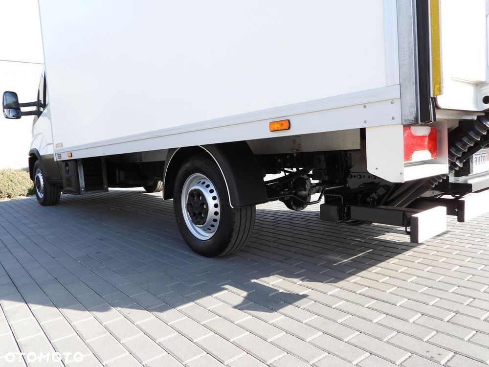 Iveco DAILY 35S16 CONNECT KONTENER WINDA 8 PALET TEMPOMAT NAWIGACJA LEDY AUTOMAT HI-MATIC KLIMATYZACJA  160KM - 17