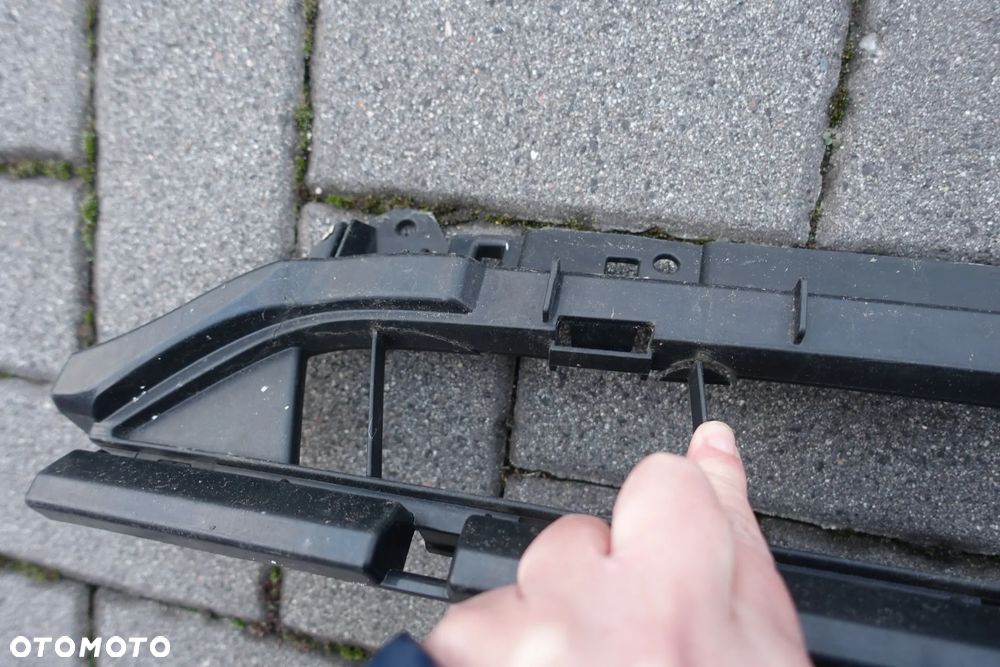 KRATKA ZDERZAKA ŚRODKOWA AUDI Q5 II SLINE - 5