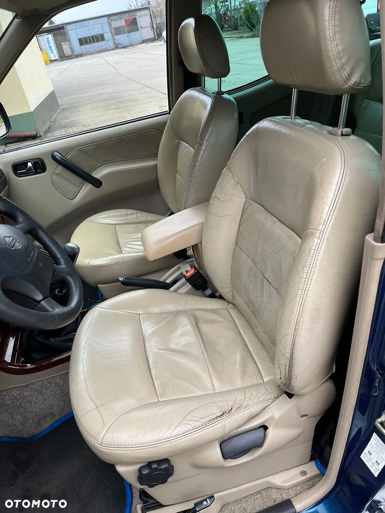 Nissan Terrano II 2.4 SE - 6