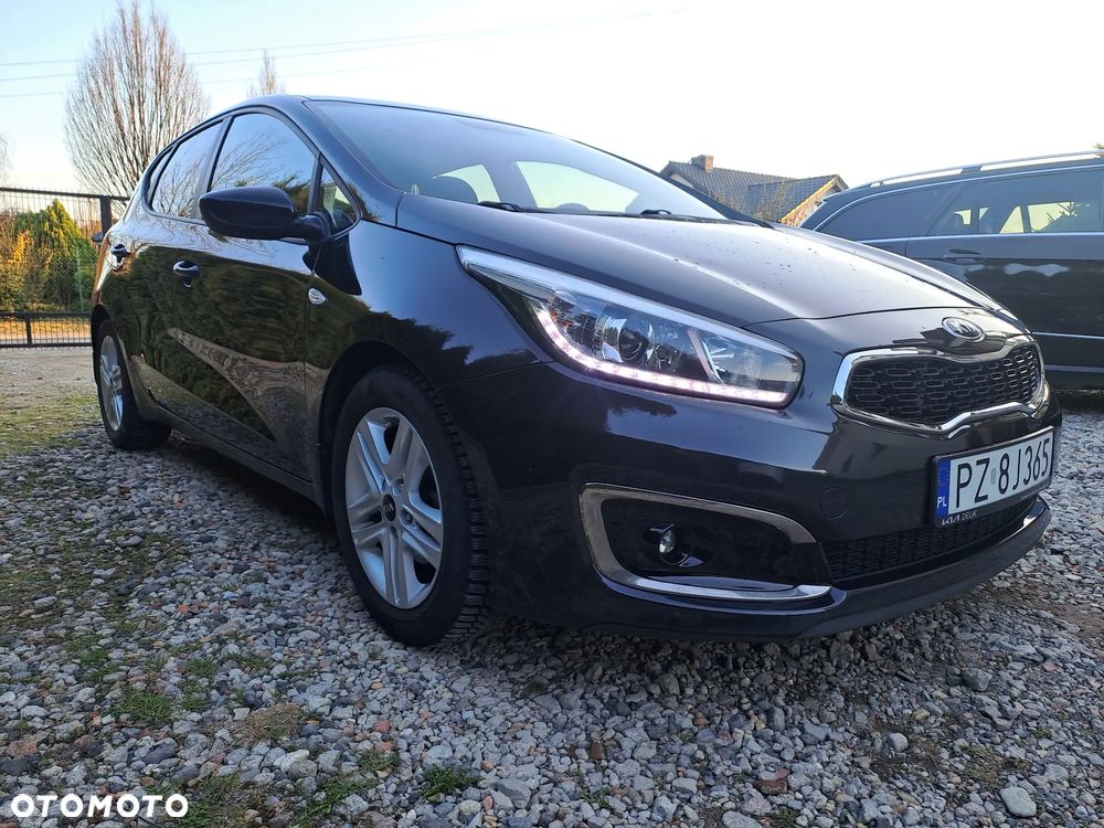 Kia Ceed 1.0 T-GDI 100 ISG Dream-Team Edition - 2