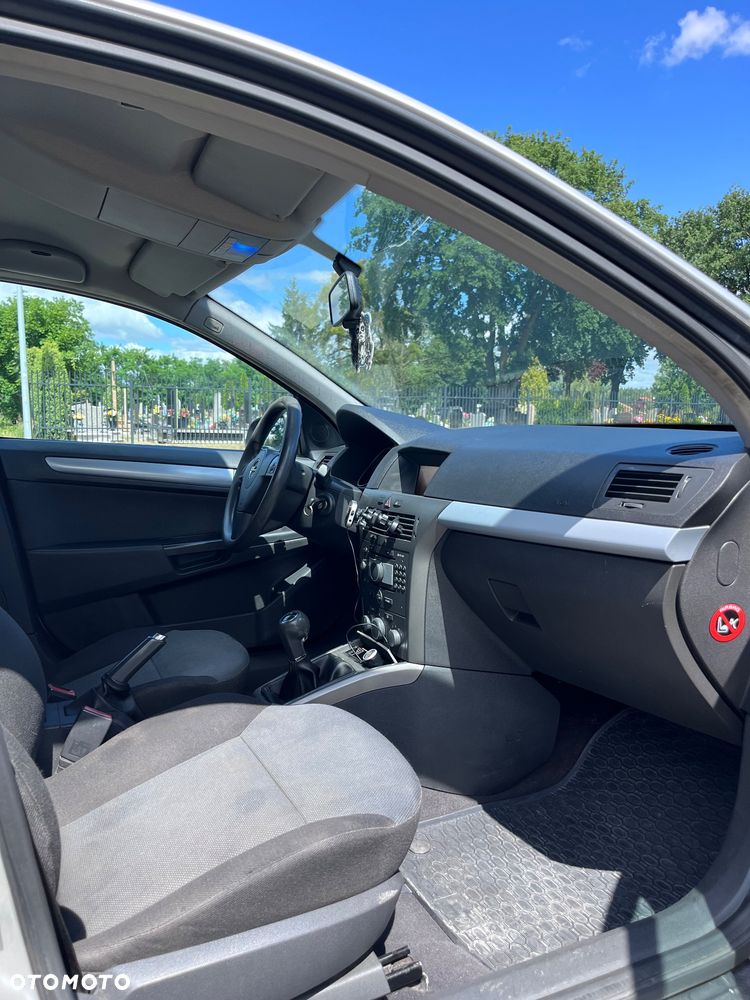 Opel Astra 1.6 Enjoy - 12