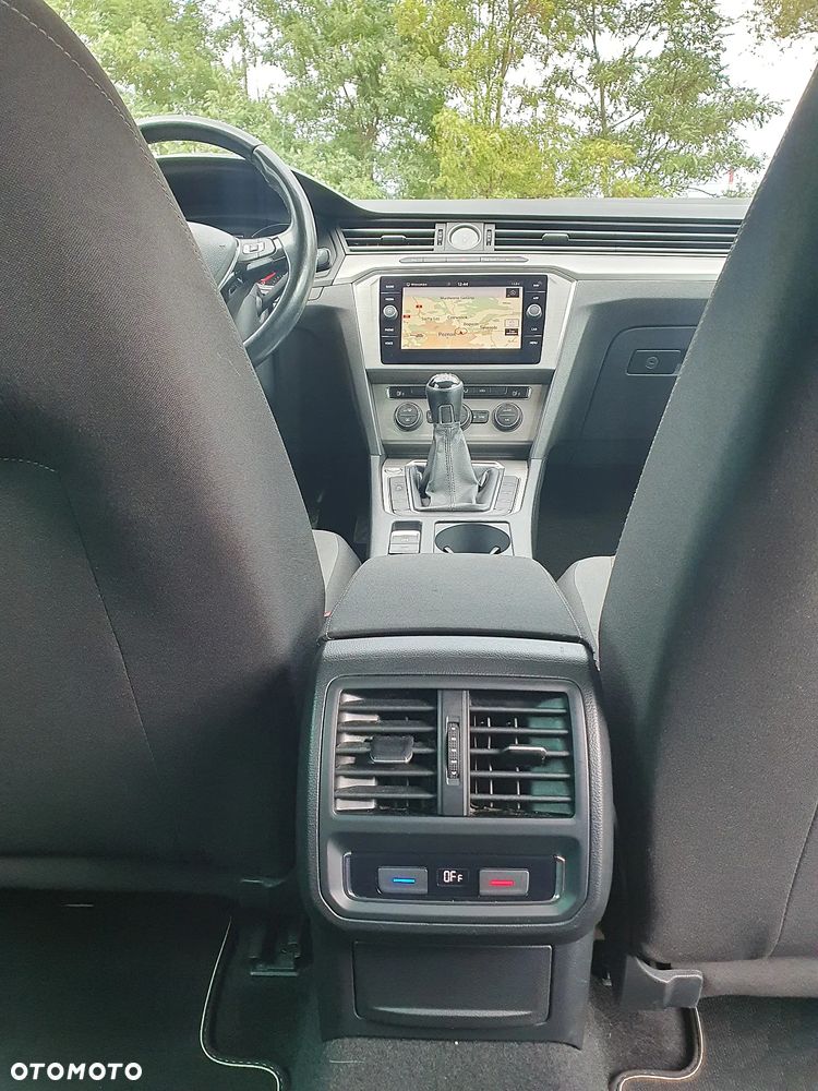 Volkswagen Passat 2.0 TDI SCR Trendline - 9