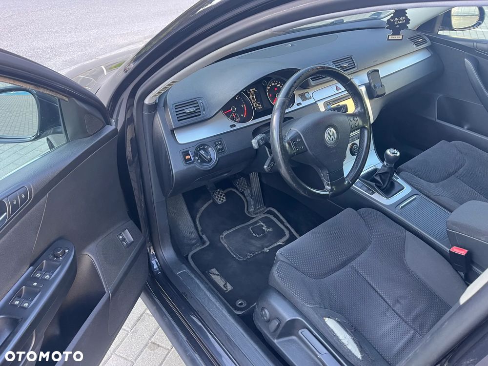 Volkswagen Passat - 13