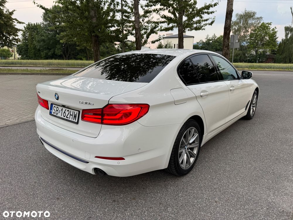 BMW Seria 5 530e xDrive M Sport Edition - 13