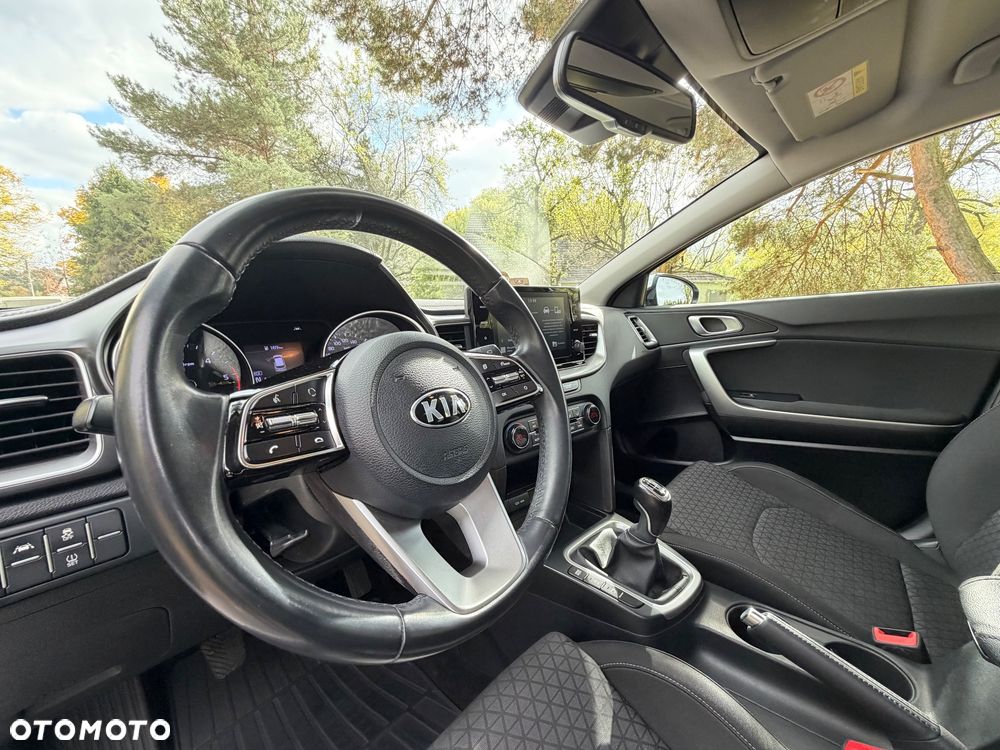 Kia Ceed 1.6 CRDi mHEV L - 17