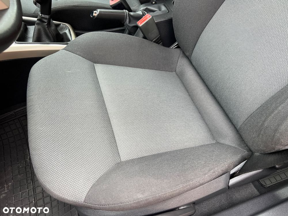 Opel Astra 1.6 - 9