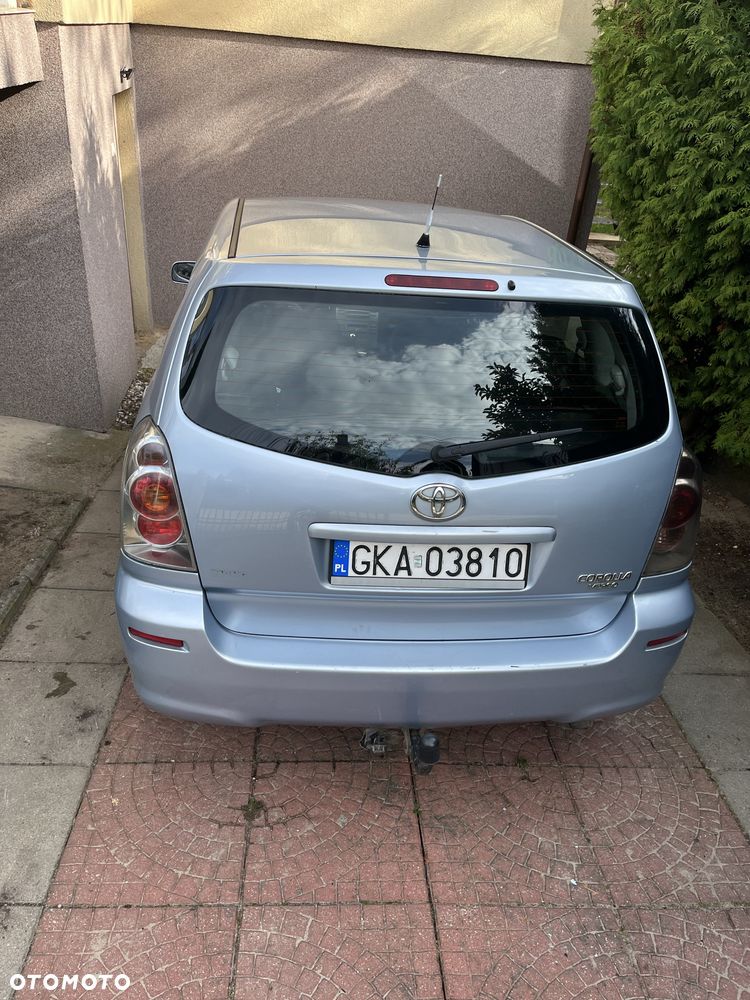 Toyota Corolla Verso 2004 photo 3