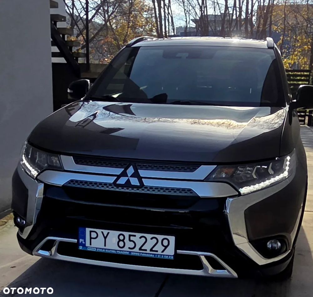 Mitsubishi Outlander - 1