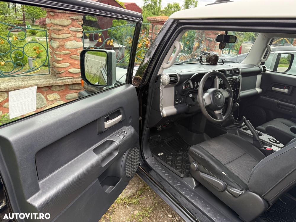 Toyota FJ - 15