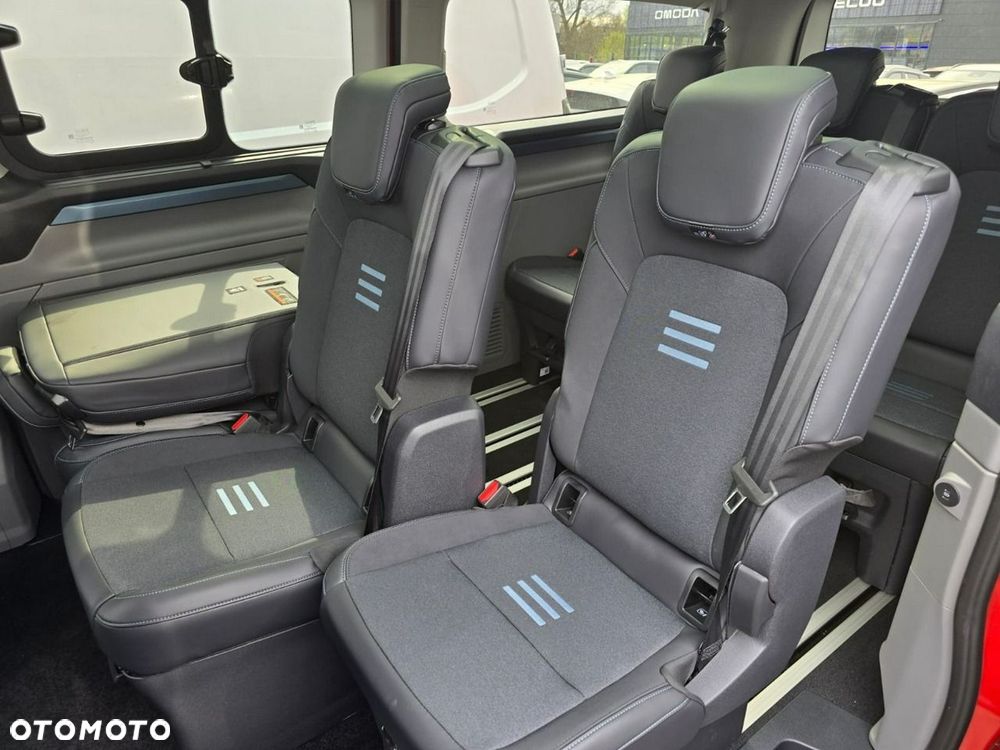 Ford Tourneo Custom - 8