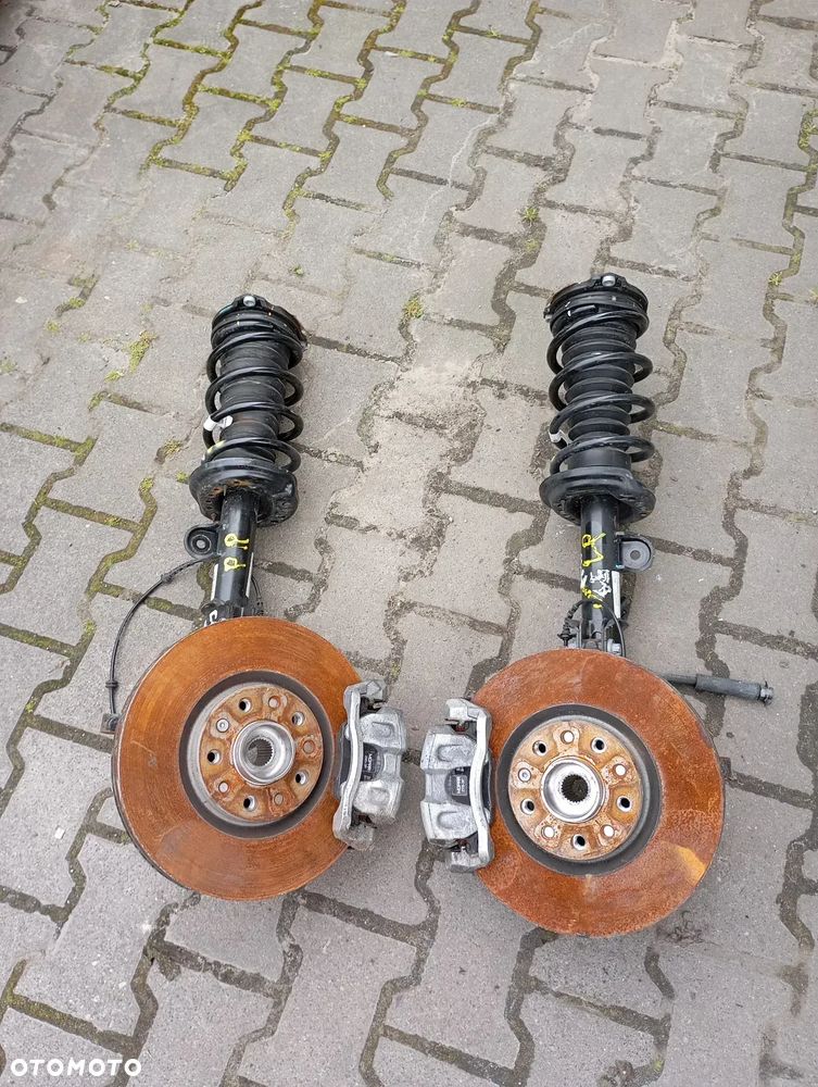 ZWROTNICA AMORTYZATOR MCPHERSON PRAWY JEEP COMPASS II LIFT