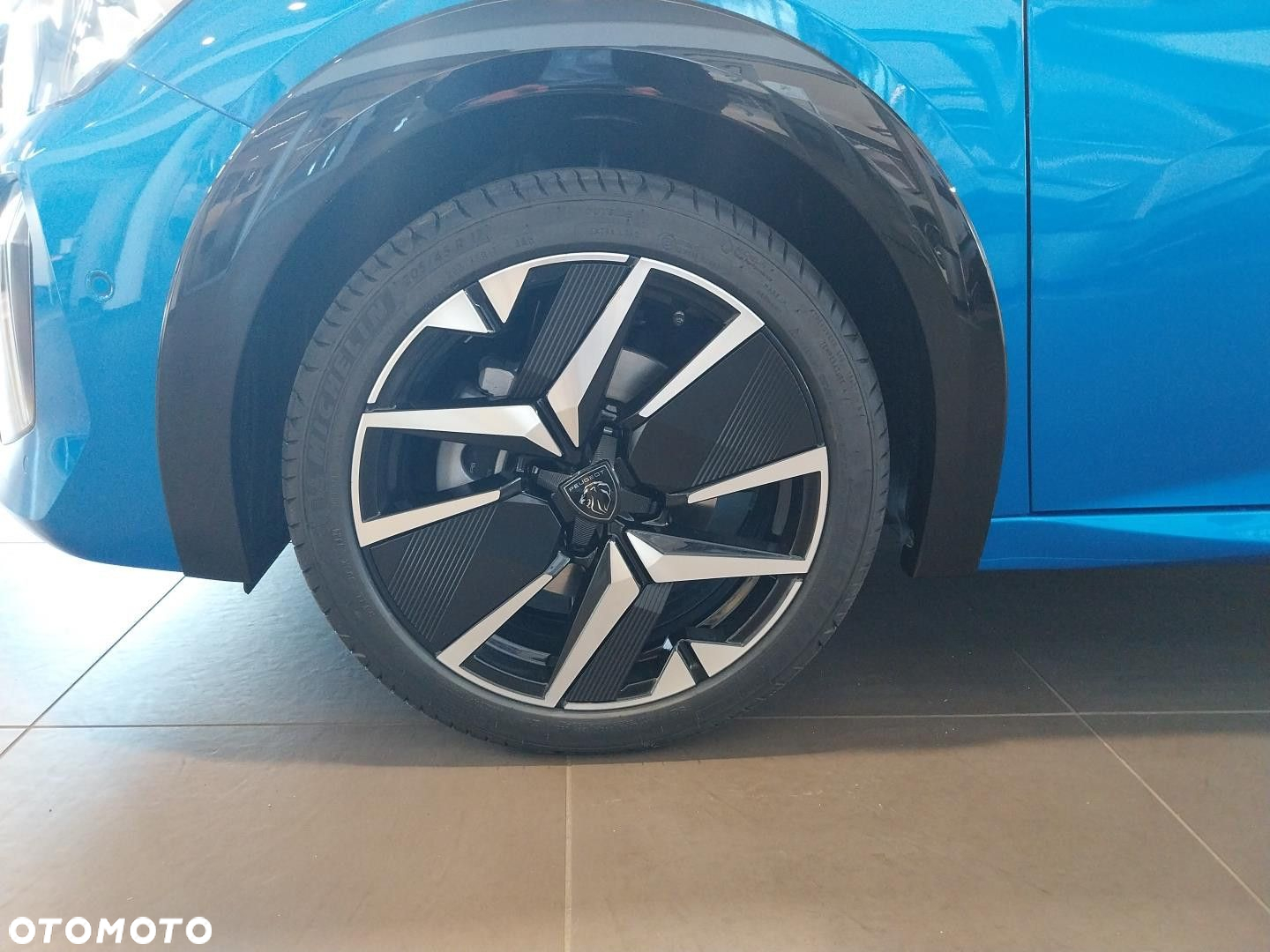Peugeot 208 - 18