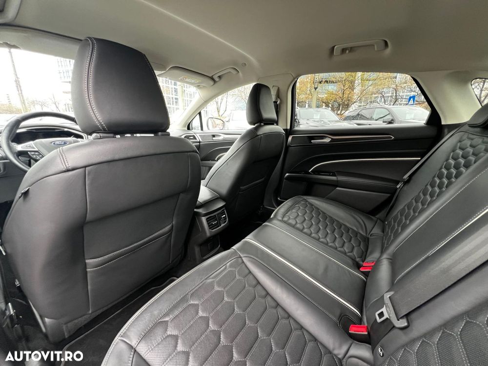 Ford Mondeo 2.0 HEV Vignale - 12