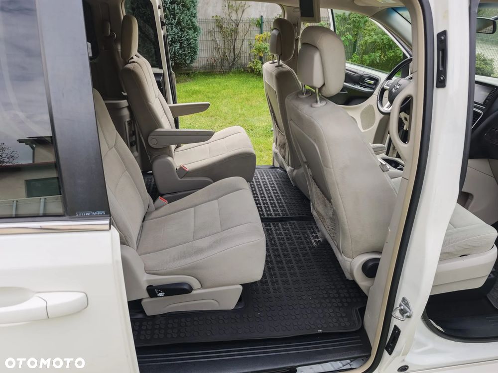 Dodge Grand Caravan - 5