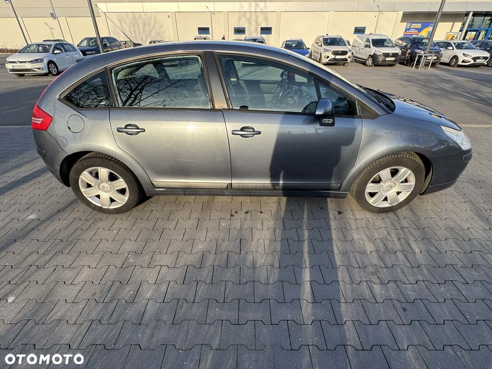 Citroën C4 1.6 HDi FAP Confort - 6