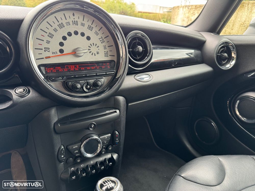 MINI 3 Portas One D - 11