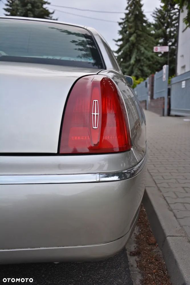 Lincoln Town Car 4.6 Executive - 22