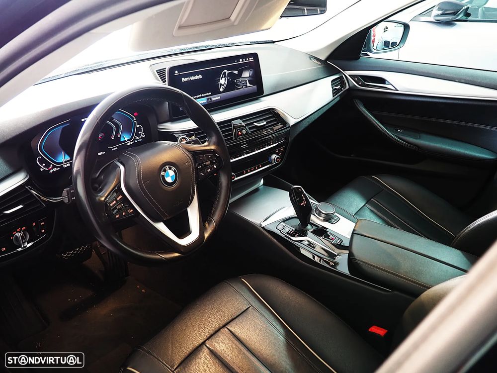 BMW 530 e Line Luxury - 30