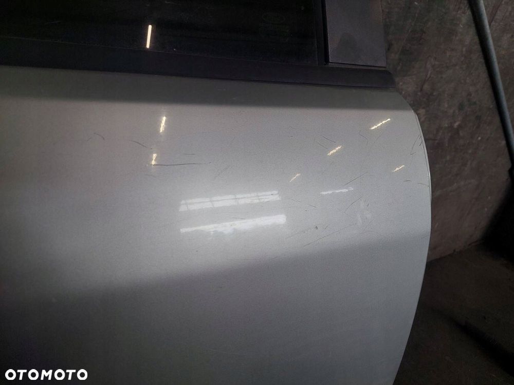 DRZWI KOMPLETNE PRAWY TYŁ FORD FOCUS MK2 KOMBI 03 - 4