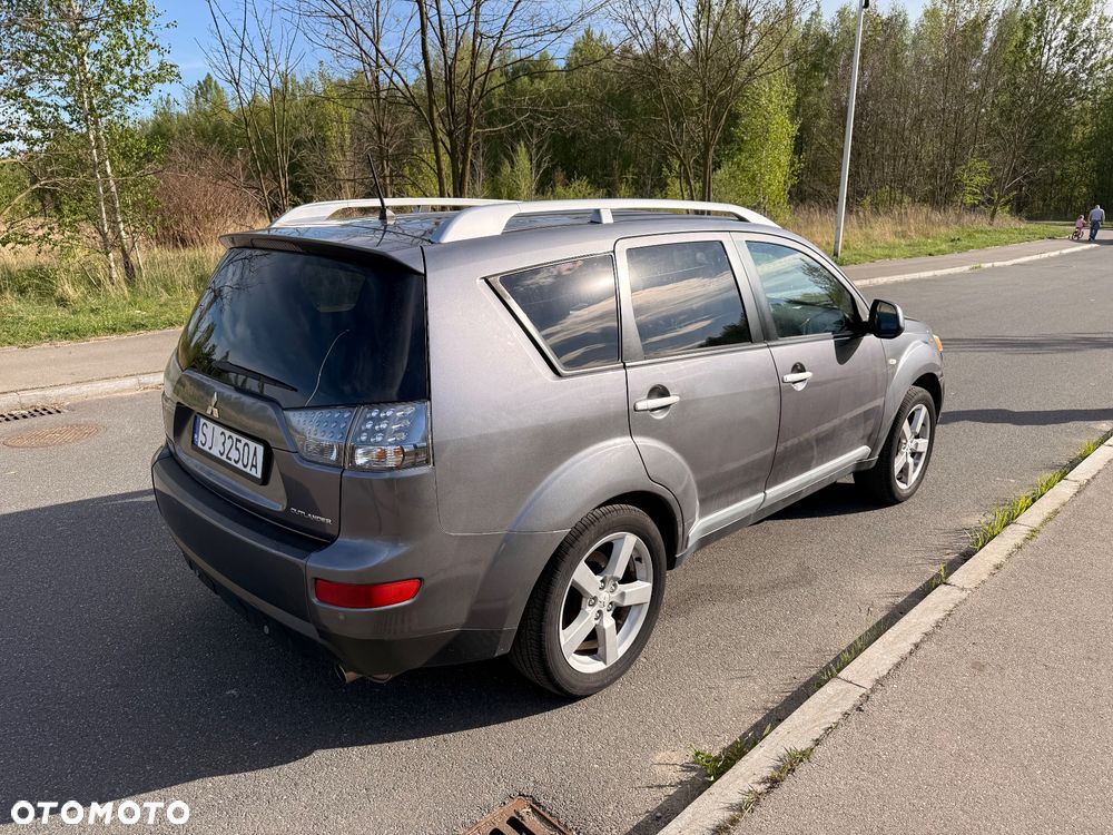 Mitsubishi Outlander 2.4 Intense + CVT - 4