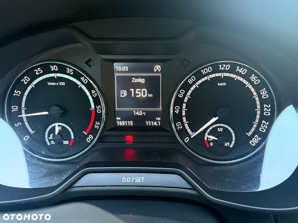 Skoda Octavia 2.0 TDI RS - 35