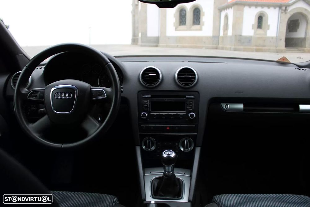 Audi A3 Cabrio 1.6 TDi Sport - 22