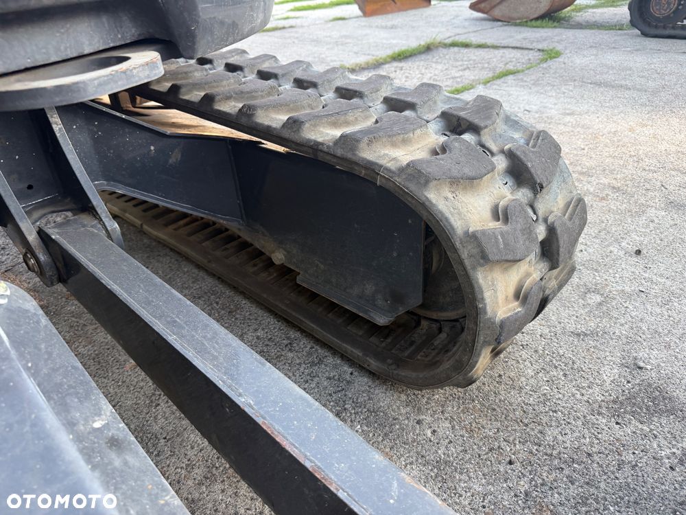 Bobcat Minikoparka E27z - 27