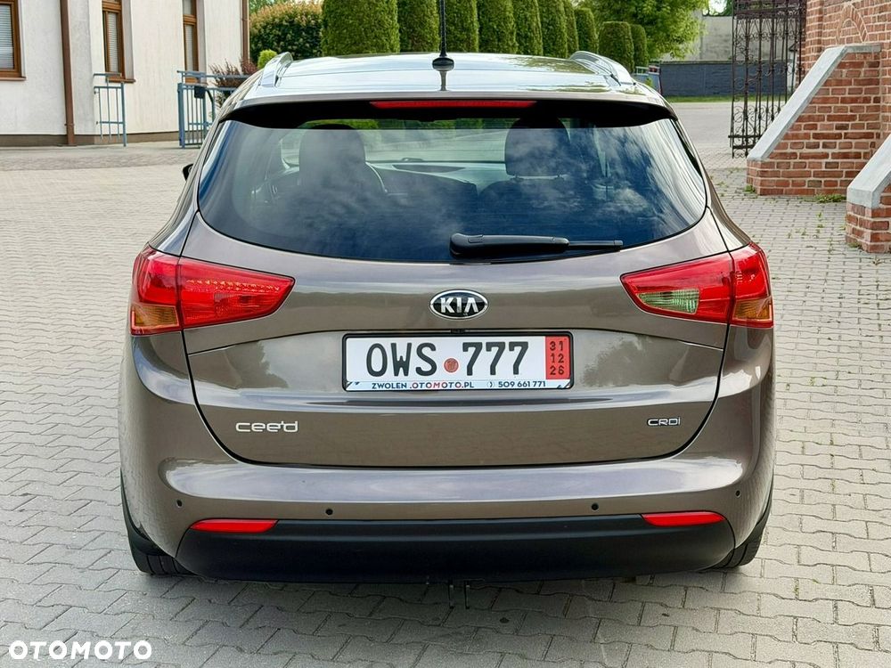 Kia Ceed 1.6 CRDi 128 Dream-Team Edition - 12