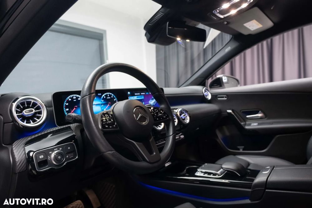 Mercedes-Benz A 220 - 22