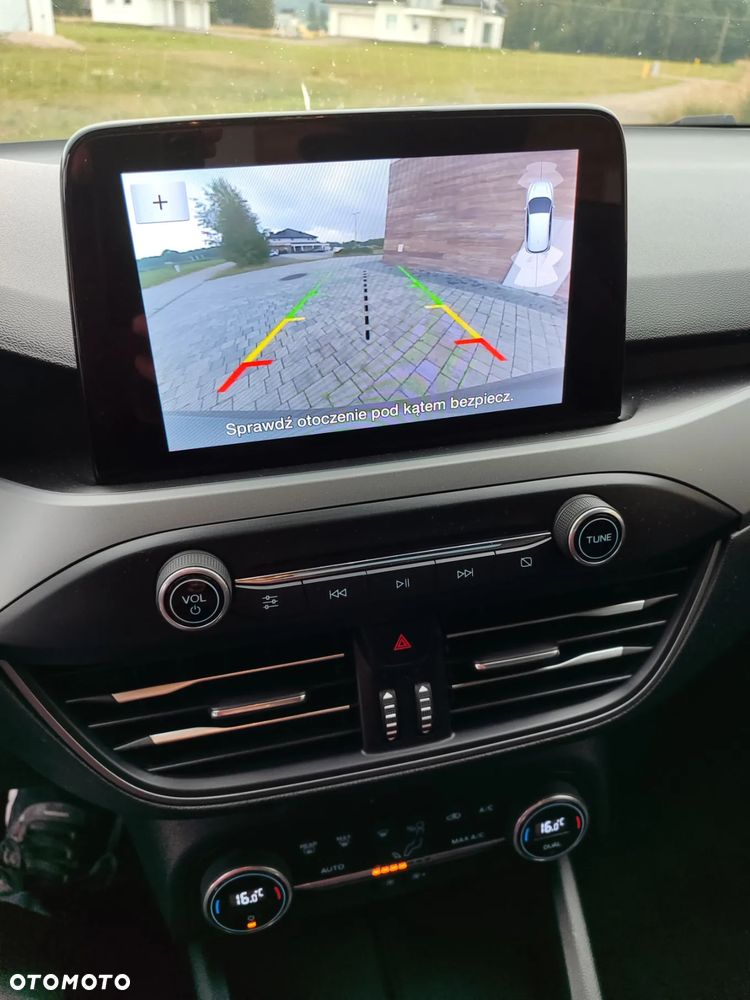 Ford Focus 1.0 EcoBoost Hybrid ST-LINE - 14