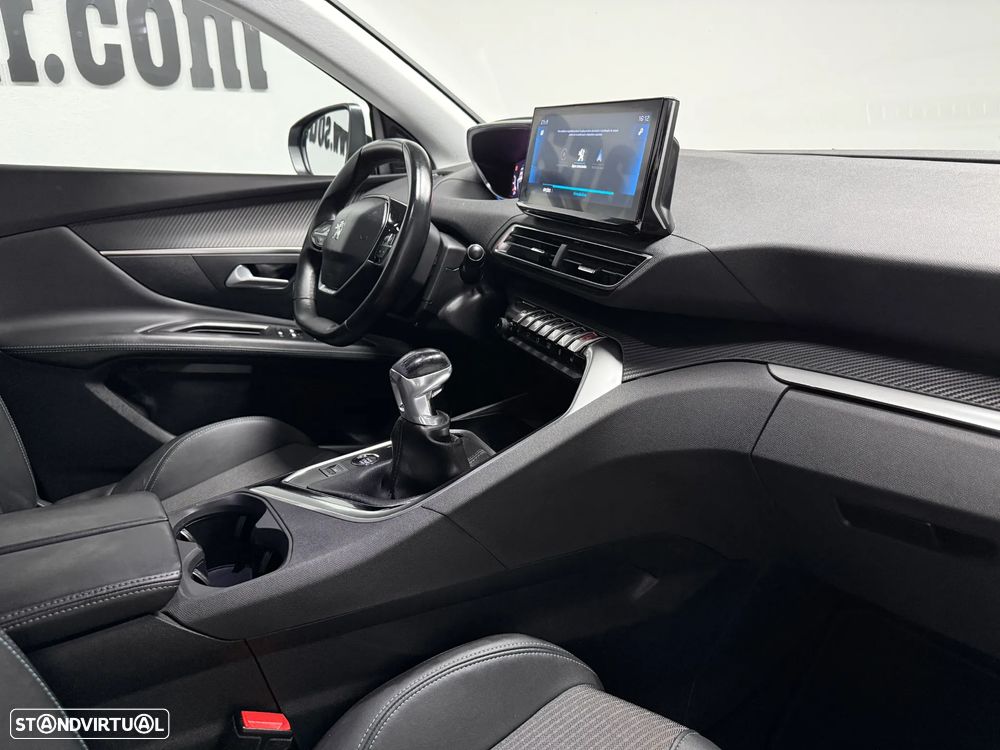 Peugeot 3008 PureTech 130 Stop & Start GPF Allure - 23