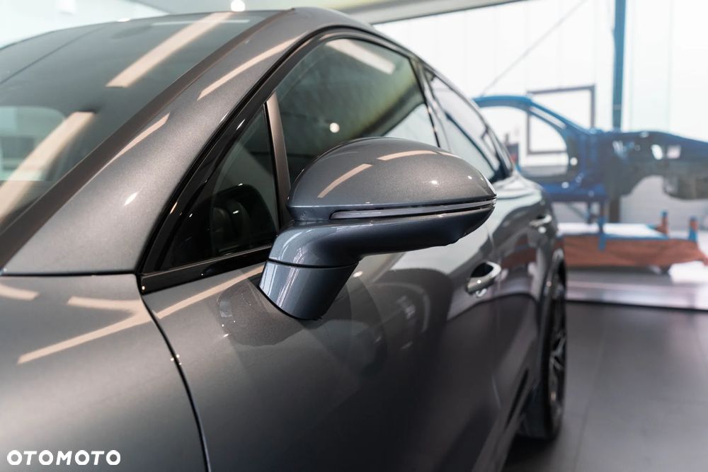 Porsche Cayenne E-Hybrid PHEV Black Edition - 29
