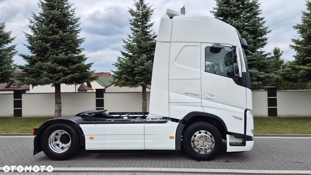 Volvo ///FH///500///2022///1 TURBINA ///JEDYNE 183 TYŚ KM/// GLOBETROTTER///XXL/// KLIMATYZACJA POSTOJOWA/// ZABUDOWY MIĘDZYOSIOWE/// ALUMINIOWE FELGI///FULL LED/// VIRTUAL COCPIT///PEDANTYCZNY  STAN///JAK NOWY - 11