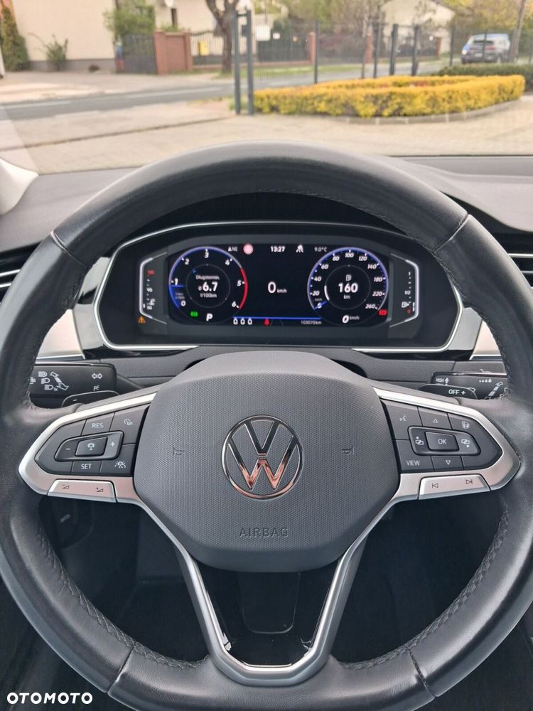 Volkswagen Passat - 15