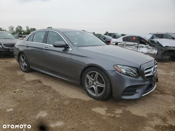 Mercedes-Benz Klasa E 300 9G-TRONIC