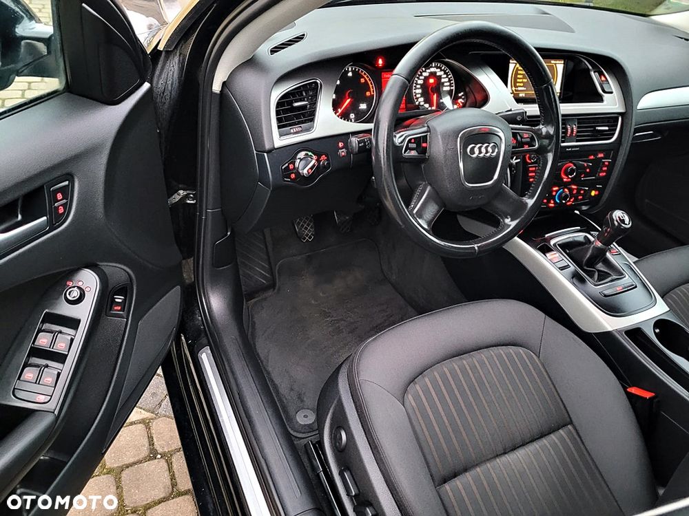 Audi A4 Limousine 2.0 TDI DPF Ambiente - 24