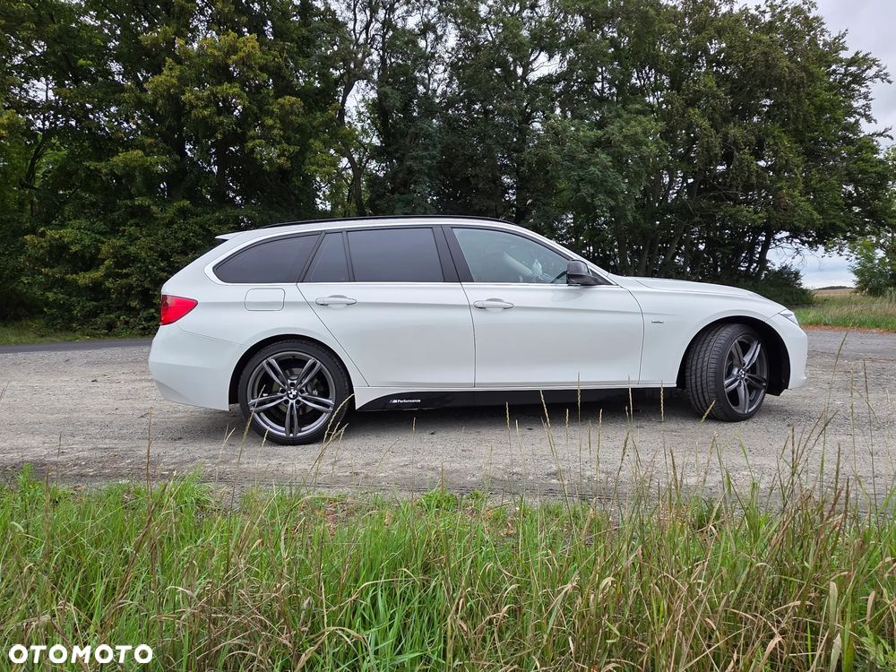 BMW Seria 3 320d Touring Luxury Line - 24