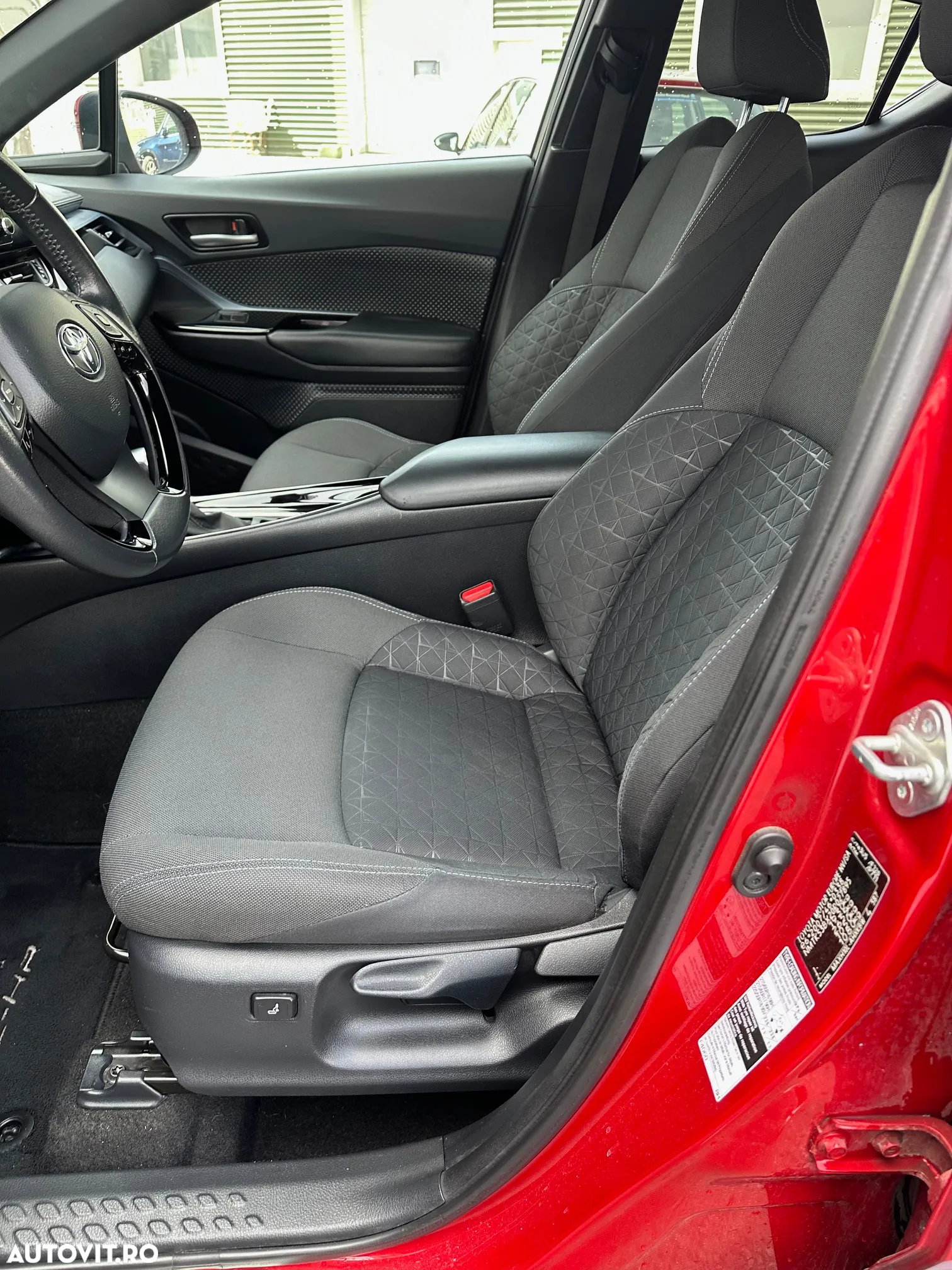 Toyota C-HR 2.0 HSD 184 CP 4x2 CVT Classy - 28