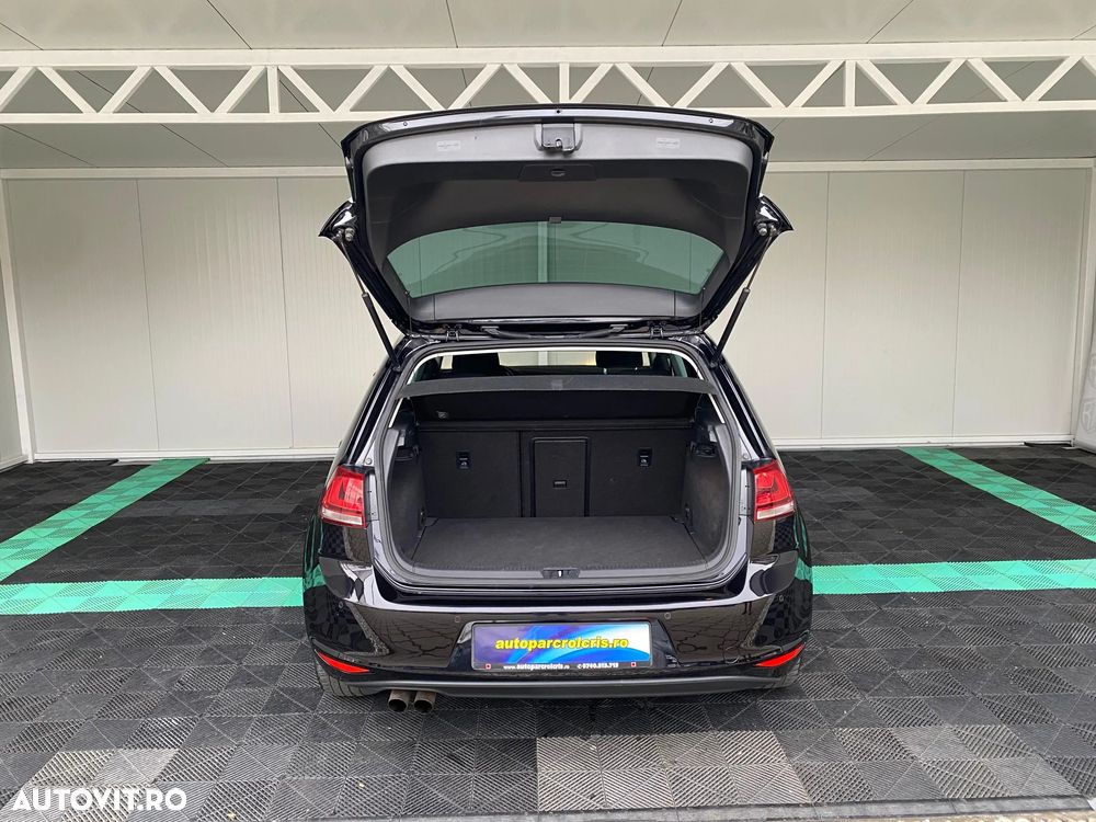 Volkswagen Golf - 12